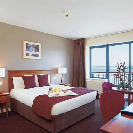 فندق Ferrycarrig Hotel