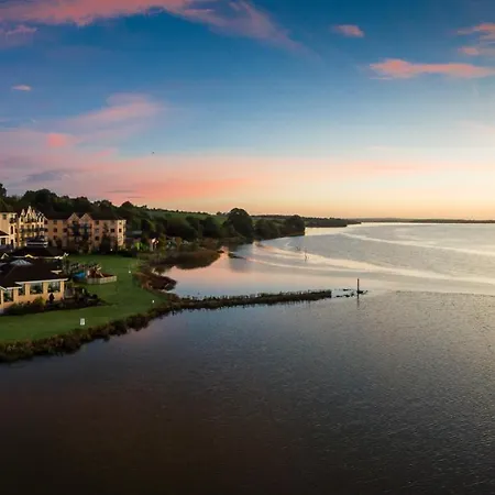 페리캐리그 호텔